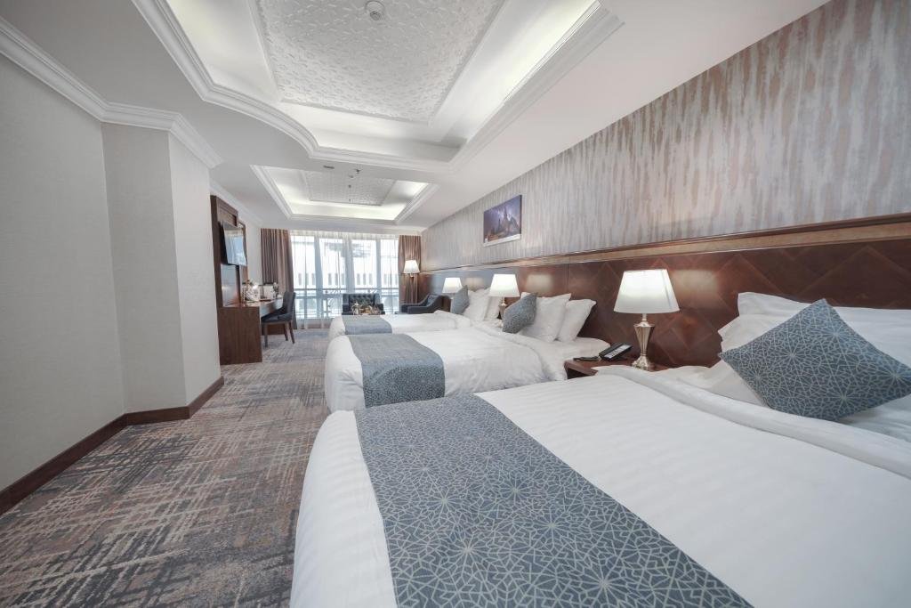 غرفة ثلاثية - مادن