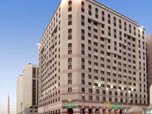 104151_14041517420019081144_1